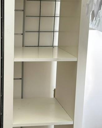 Libreria o arredamento casa o negozio