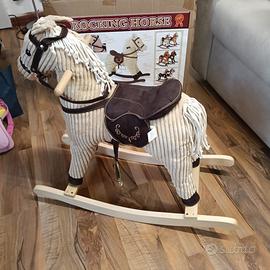 Cavallo a dondolo