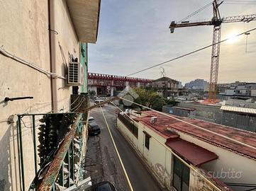 2 LOCALI A NAPOLI