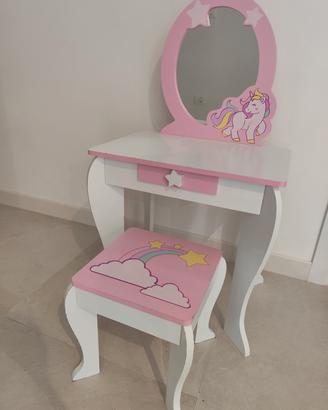 Tavolo trucco per bambine 