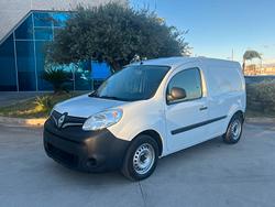 Renault Kangoo 95CV minifurgone possibilità nolegg