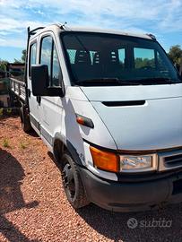 M184 - Iveco daily 35C11 7 posti ribaltabile