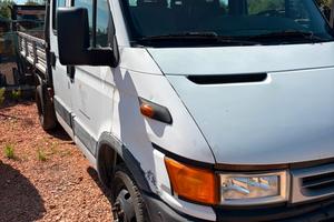 M184 - Iveco daily 35C11 7 posti ribaltabile