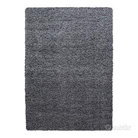 tappeto grigio pelo medio