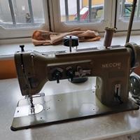 Macchina da cucire professionale Necchi
