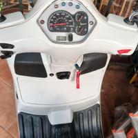vespa GTS 