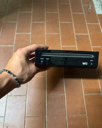 Nintendo wii nera con giochi e 2 joistick