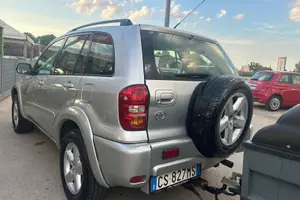 Toyota RAV4 2.0 Tdi 4D gancio carrello N1 autocarr