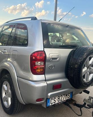Toyota RAV4 2.0 Tdi 4D gancio carrello N1 autocarr