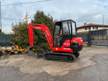 E277 - Escavatore Hitachi 30q cabinato