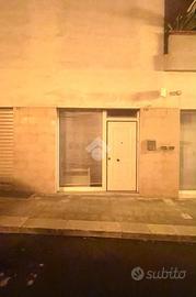 2 LOCALI A CANOSA DI PUGLIA