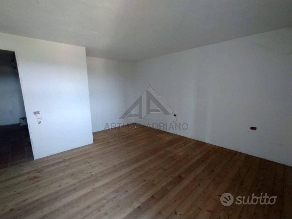 Rustico / Casale di 188 m² con 5 locali a Borso de - Vista 5