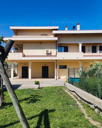 304 bis Porzione di villa Collecorvino