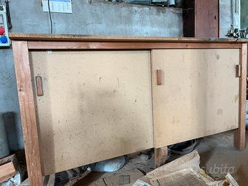Banco da lavoro e ricovero attrezzi in legno