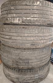 Pneumatici Bridgestone 235/65 R17 Alfa Stelvio 