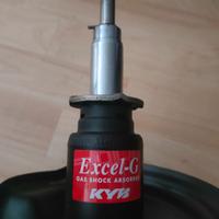 KYB ammortizzatore a gas 