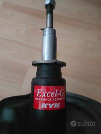 KYB ammortizzatore a gas 