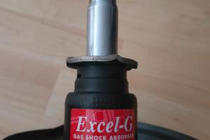 KYB ammortizzatore a gas 