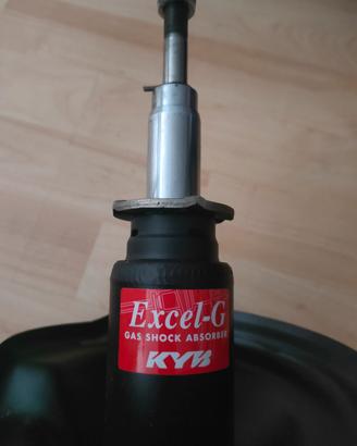 KYB ammortizzatore a gas 