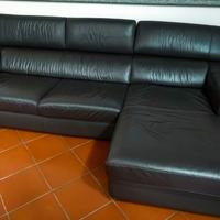 Divano con penisola in vera pelle testa di moro