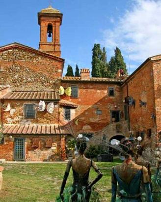 Rustico / Casale di 650 m² con più di 5 locali e b