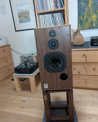 HARBETH. Tonträger Stands per Harbeth HL5 plus xd.