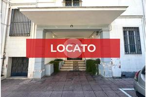 MONOLOCALE A POZZUOLI