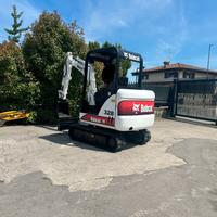E235 - Escavatore 28 q Bobcat 328