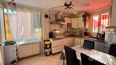 Appartamento primo piano zona centro
