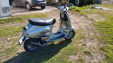 Vespa ET4 125cc incidentata
