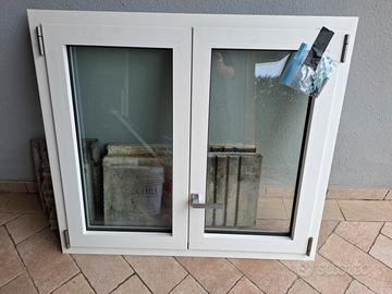 finestra in alluminio con vasista