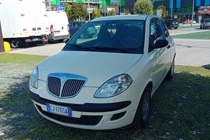 Lancia y