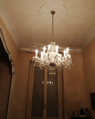 Lampadario in cristallo a gocce di antiquariato