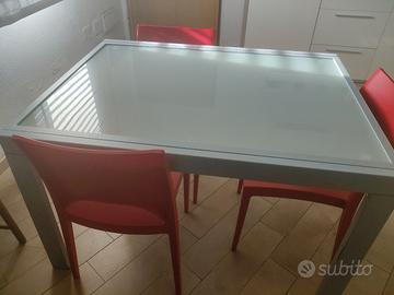 tavolo con sedie