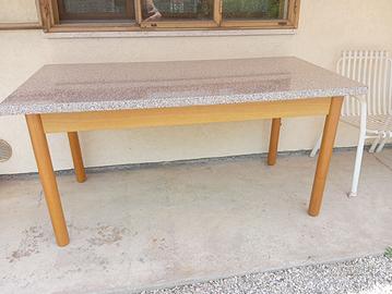 Tavolo effetto marmo