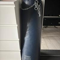 Sacco da boxe, guantoni e fasce