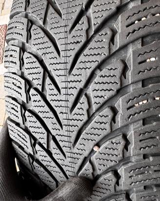 2x Gomme invernali Nokian WR SUV4 215/65r17 22k km