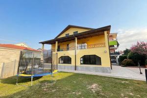 VILLA SINGOLA A GASSINO TORINESE