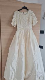 Abito da sposa color ecru