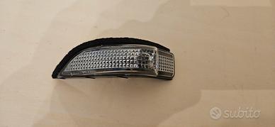 Inserto freccia specchietto Yaris sx