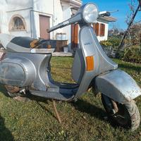 Vespa pk 50 con documenti 