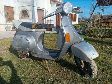 Vespa pk 50 con documenti 