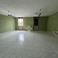 NEGOZIO A TRESCORE BALNEARIO