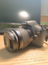 Canon 2000d + EF-S 18 - 55 iii + borsa a tracolla