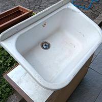 lavabo in vetroresina 