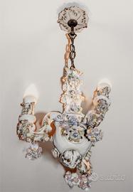 lampadario in ceramica di Capodimonte 