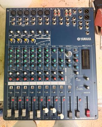 Mixer Yamaha MG124CX DA REVISIONARE