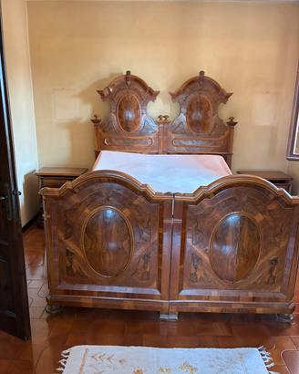 V letto matrimoniale del 1926 como’specchio