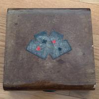 Cofanetto in legno per giochi di carte e fiches