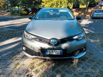 Toyota Auris 18 Hybrid Black Edition